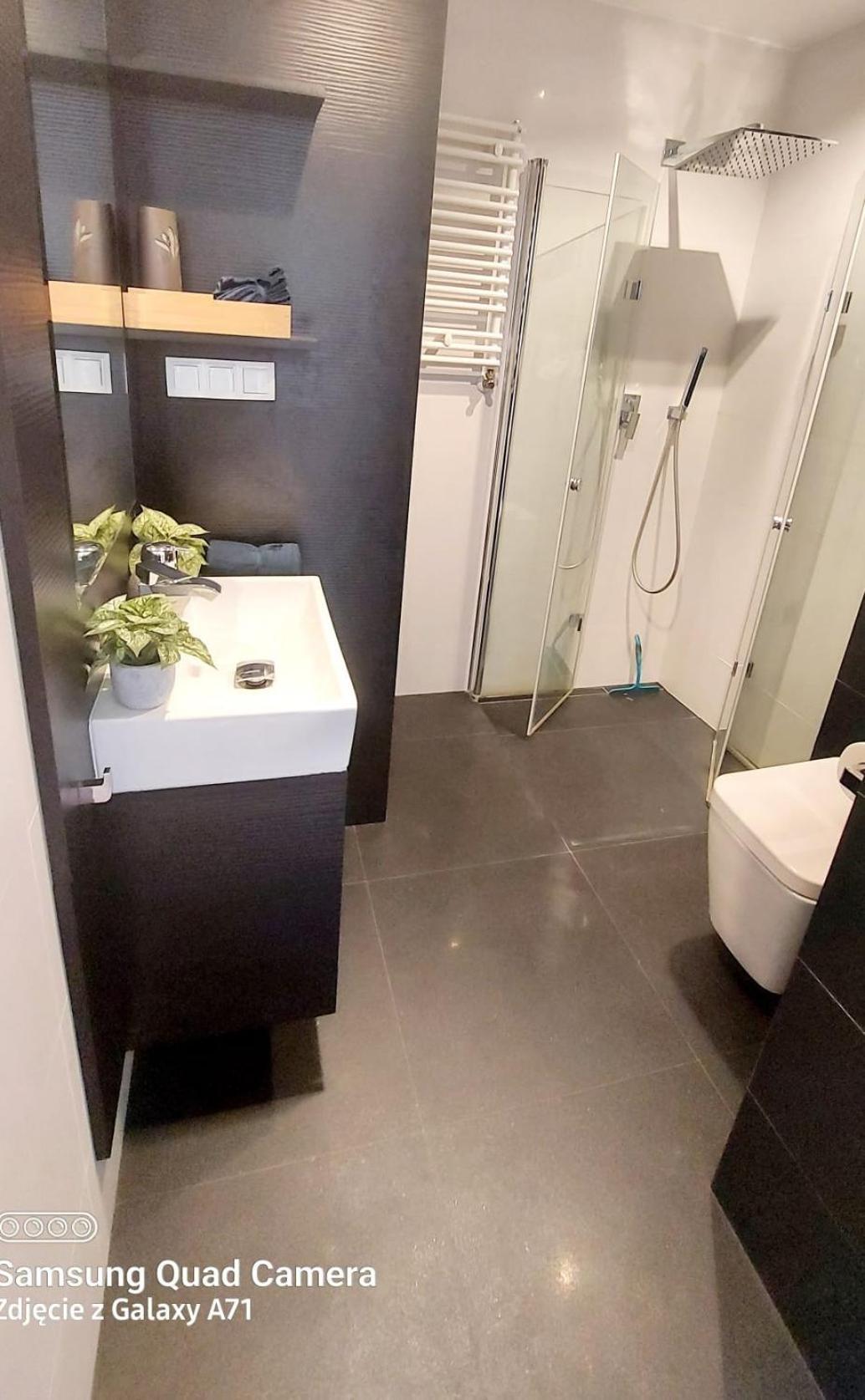 Miodowy Z Balkonem, Hustawka, Garazem I Faktura Apartment Rzeszow