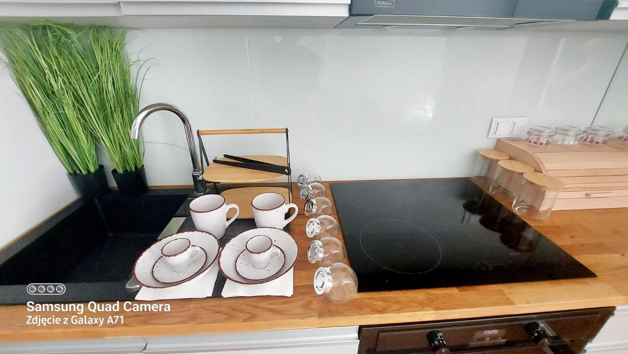 Apartment Miodowy Z Balkonem, Hustawka, Garazem I Faktura Rzeszow