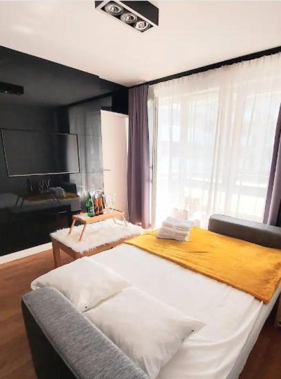 Apartment Miodowy Z Balkonem, Hustawka, Garazem I Faktura Rzeszów
