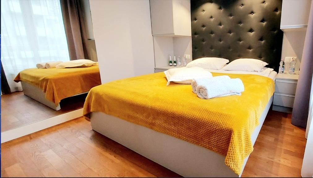 Miodowy Z Balkonem, Hustawka, Garazem I Faktura Apartment